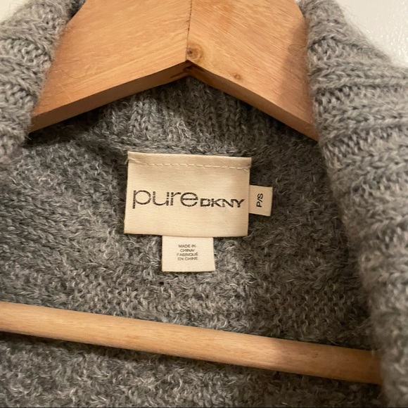 DKNY knit sleeveness open cardigan - Picture 6 of 9